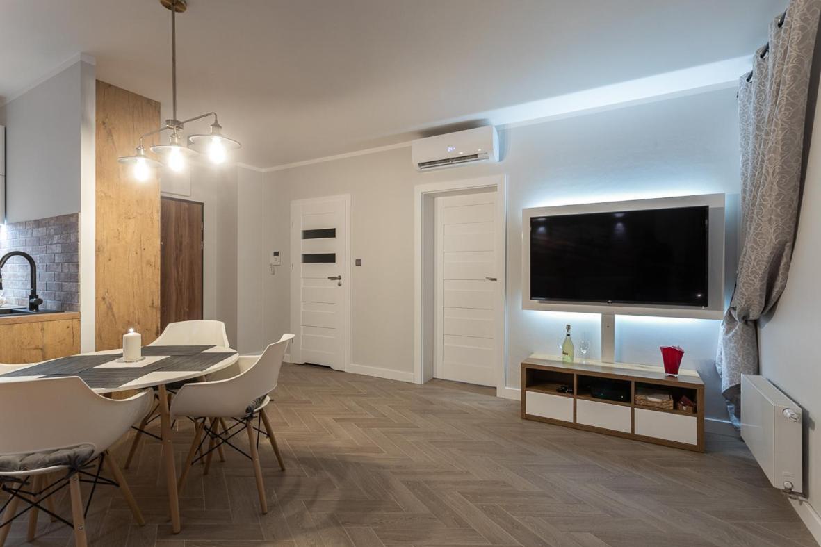 B&W Luxurious Apartment In The Center Of Wrocław Extérieur photo