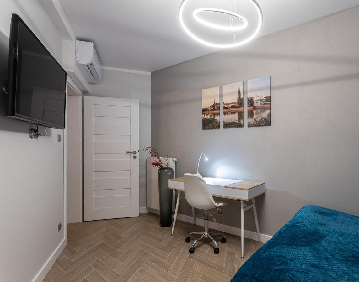 B&W Luxurious Apartment In The Center Of Wrocław Extérieur photo