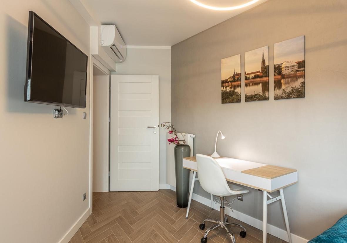 B&W Luxurious Apartment In The Center Of Wrocław Extérieur photo