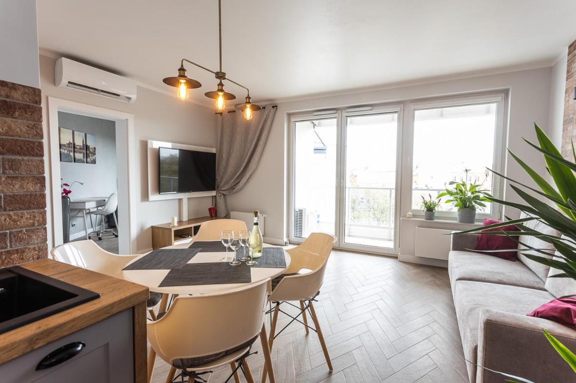 B&W Luxurious Apartment In The Center Of Wrocław Extérieur photo